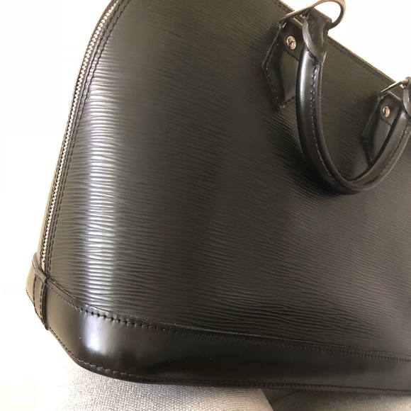 SOLD ⭐️✨Louis Vuitton Epi Leather Alma Pm - Picture 3 of 8
